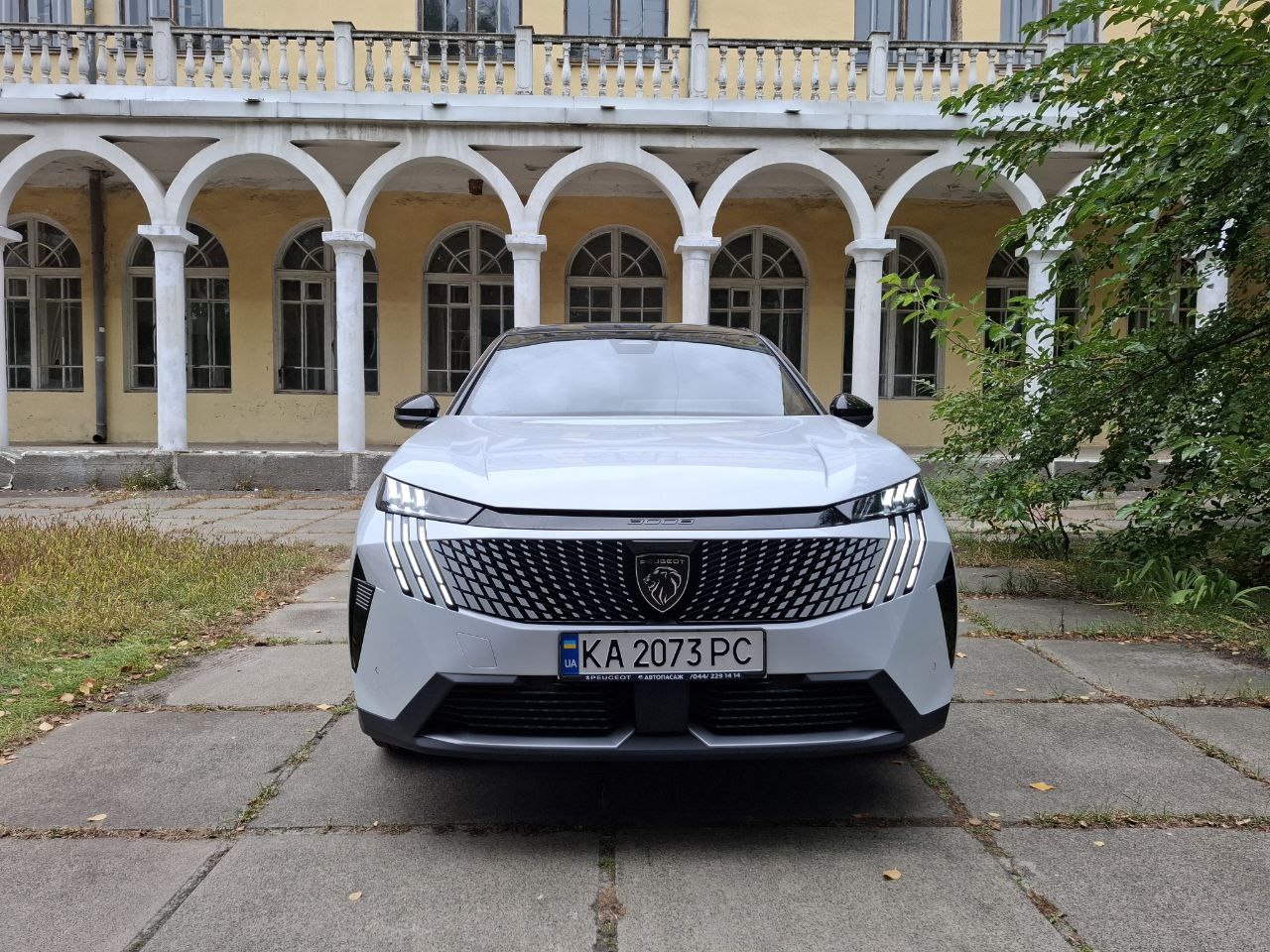 Огляд Peugeot 3008 1.2 Hybrid: комфорт майбутнього у знайомому форматі
